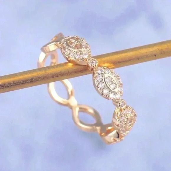 Beautiful 18k Yellow Gold Over Silver White Sapphire Band - Picture 4 of 5